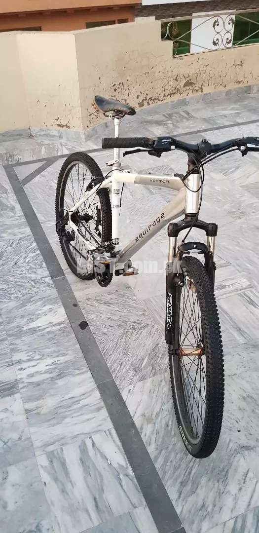 EQUIPAGE VECTOR BICYCLE