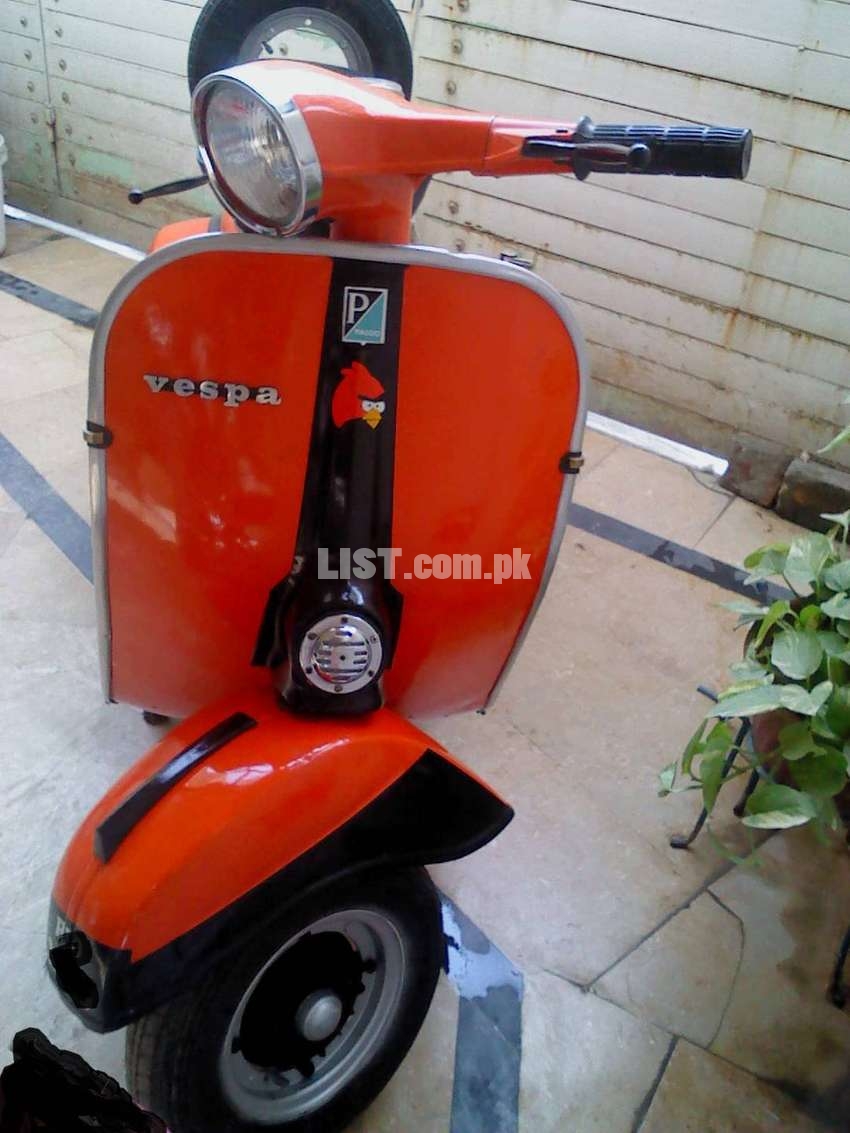 Vespa scooter full restored (READ ADD)