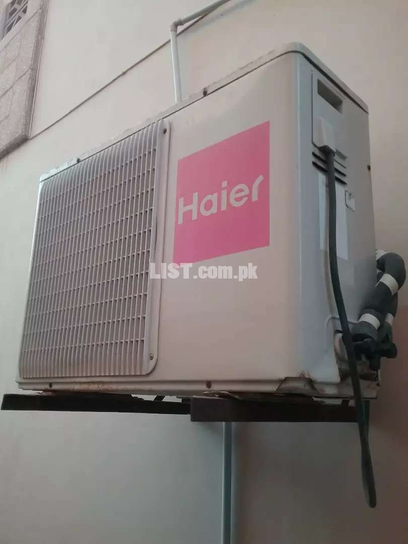 1.5 ton Haier split AC  non invertor