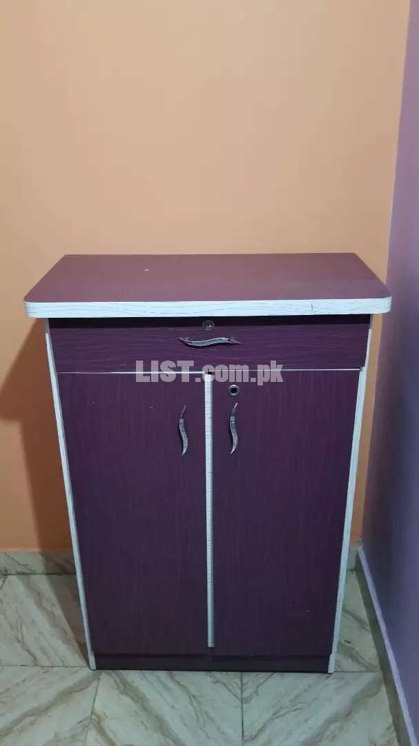 chester drawer & cupboard