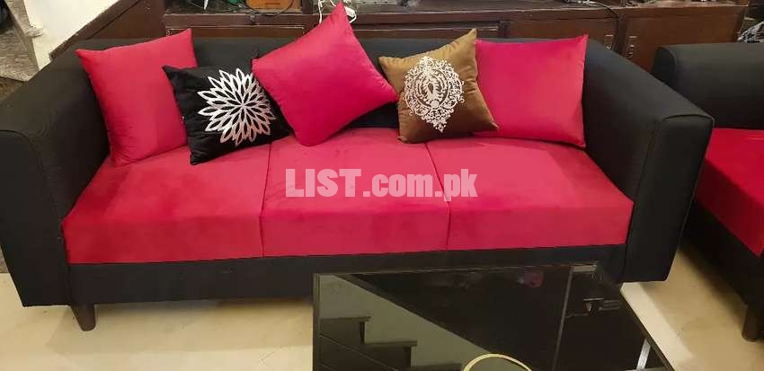 Beautiful 6seater sofa set 3 2 1 due to shifting urgent sale  dha