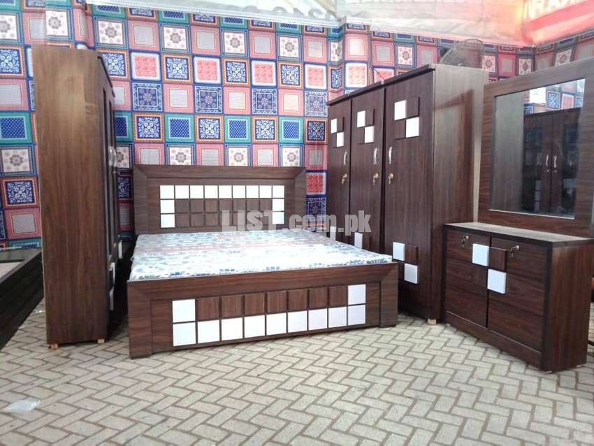 Small penal design complet bed room set in limited discount (ZM_612)