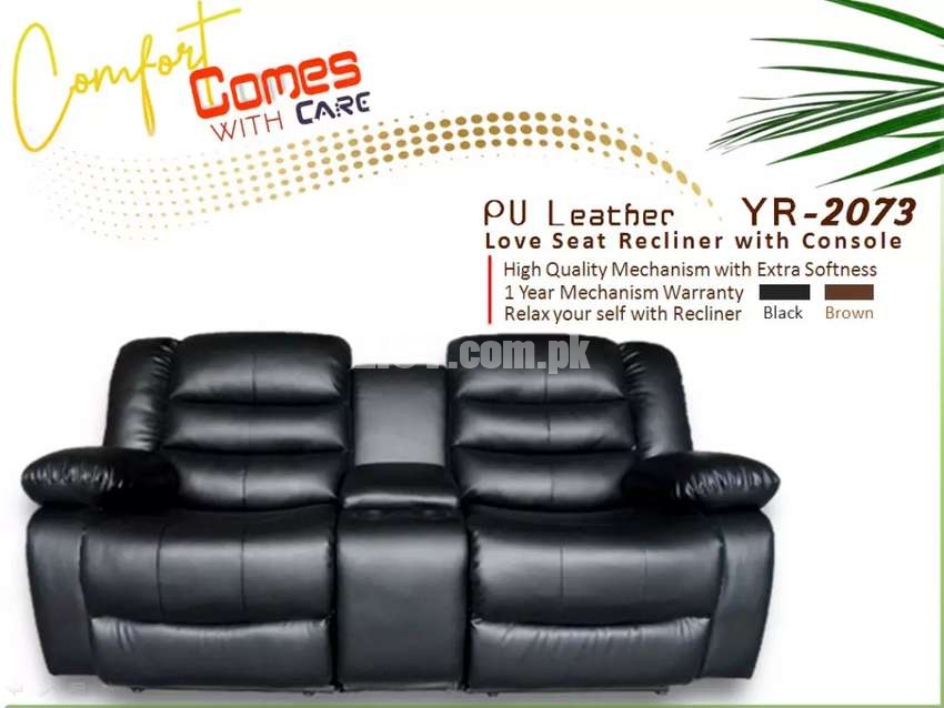 Love Seat Home Theater Recliner (Signature Lifestyle)