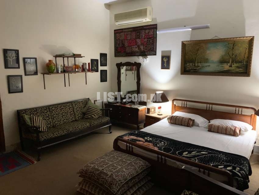 Large Cosy Bed room in the HEART of CANTT.