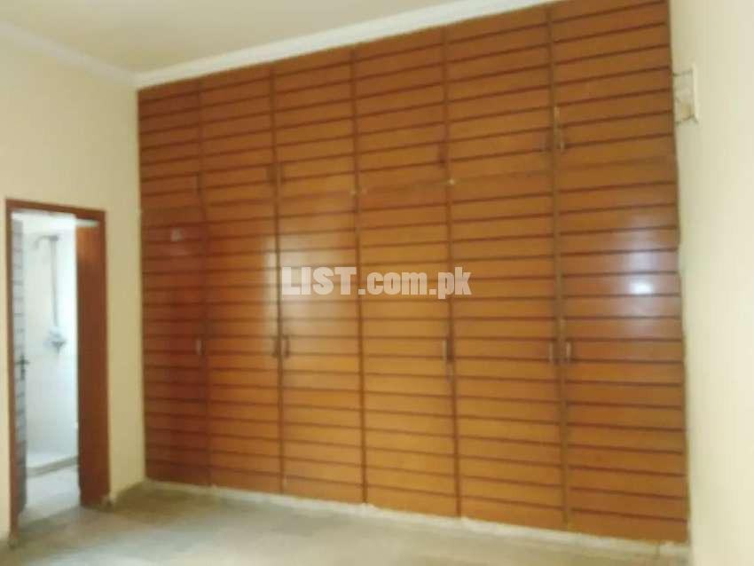 10 Marla Full house available for rent in wapda town block e