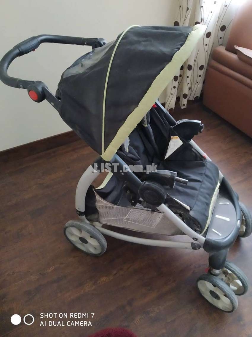 Graco pram and car seat with carry cott
