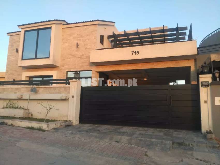 Luxury brand new Kanal house 9 bedroom for rent bahria town Islamabad
