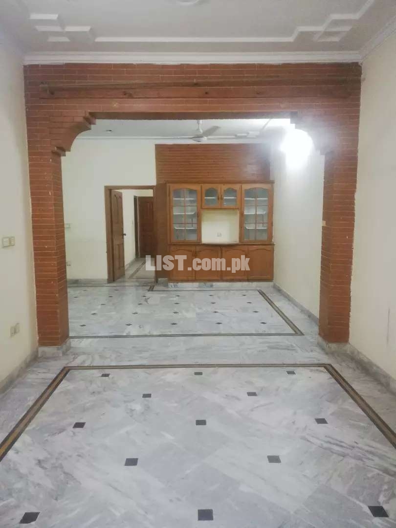 G-11 Real pics (30×70) upper portion 2bed dd tvl s/meters wide street
