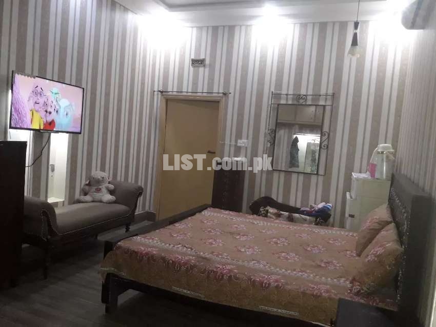 Fully Furnished Studio Porshan For Girls & Couples Facing Prk Gulberg3