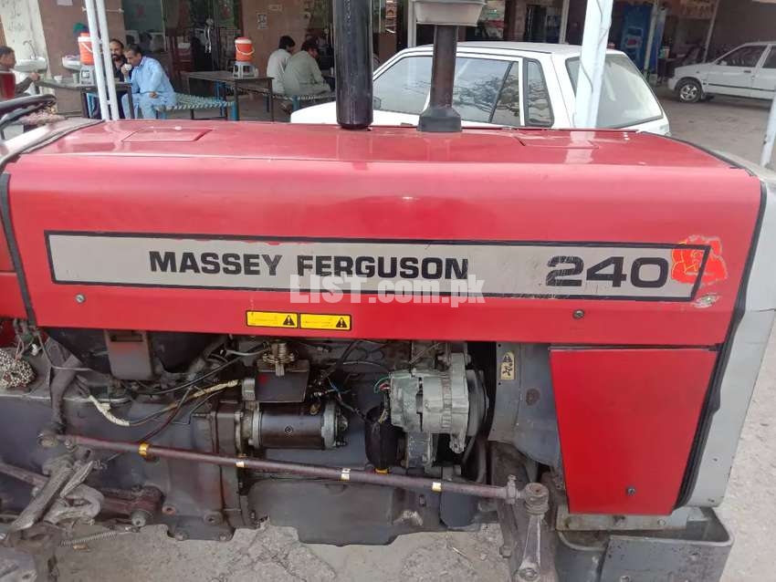 Massay Ferguson 240