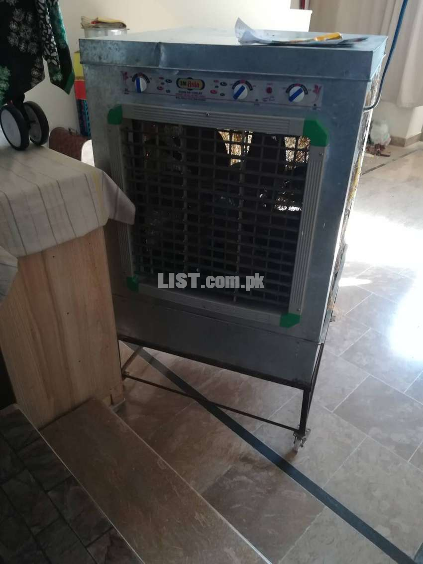 Lahori air cooler In running position with strong iron stand