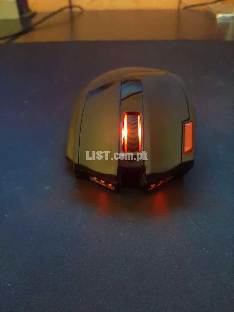 Wireless trust gaming mouse