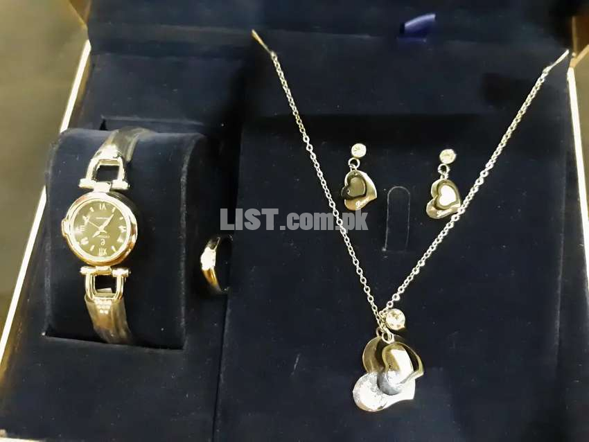 Elegant heart shape jewelry set with watch for ladies