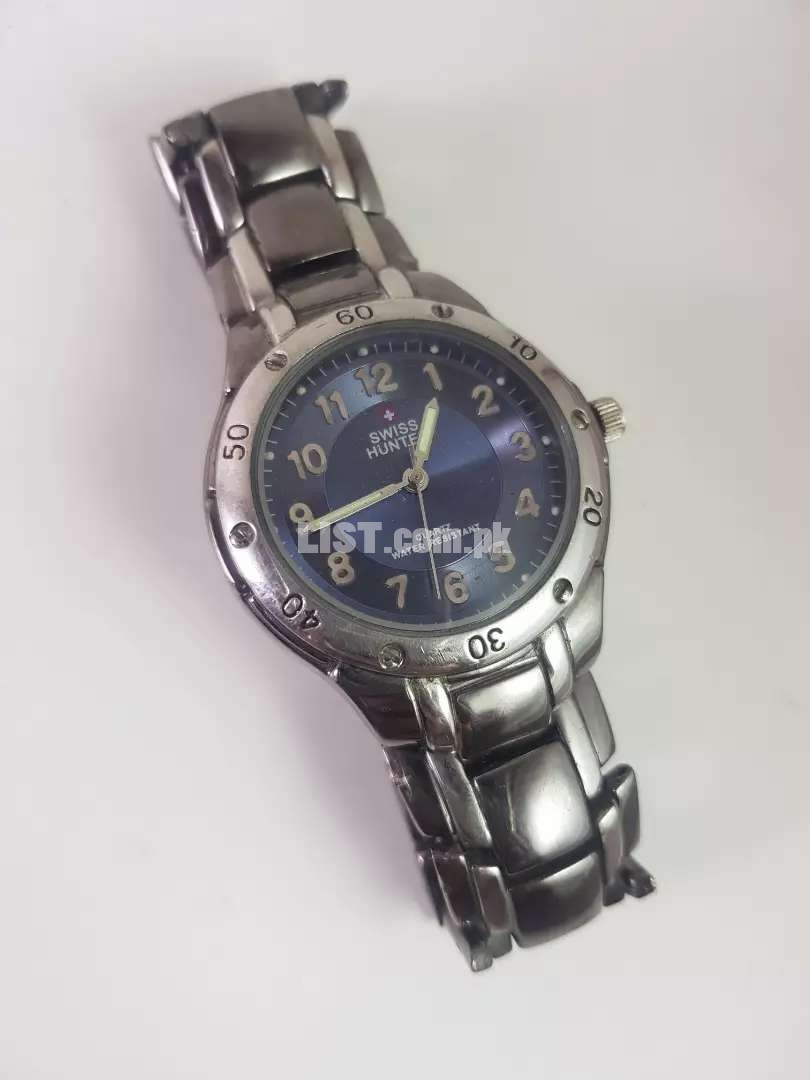 Swiss Hunter Wrist Quartz Watch - luminous watch hands - chain strap