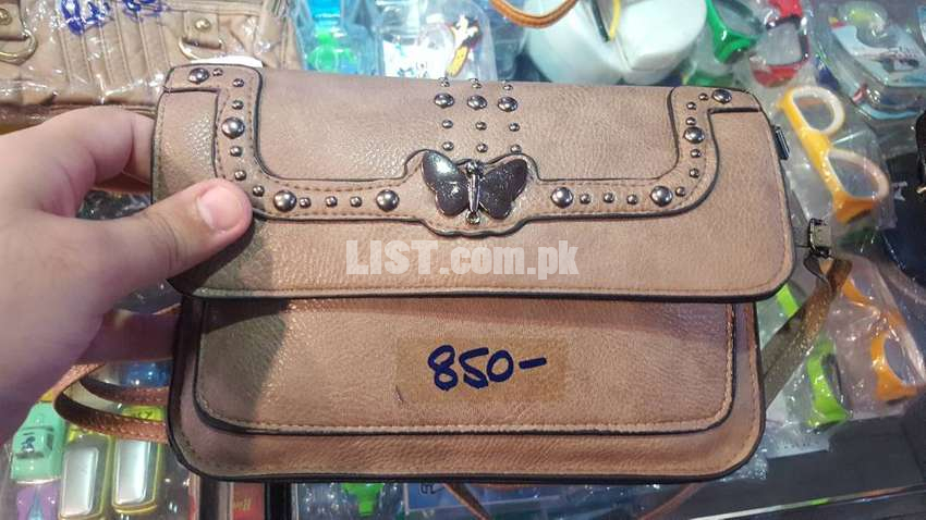 Ladies bag good colour or good price 550 sai 1500 tak