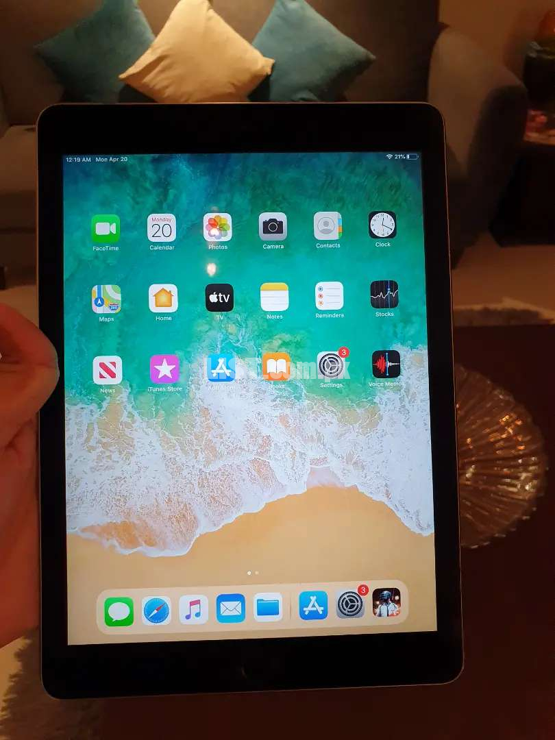 iPAD Air-2 16GB WIFI WITH FACETIME & FINGER PRINT SPACE GREY COLOR