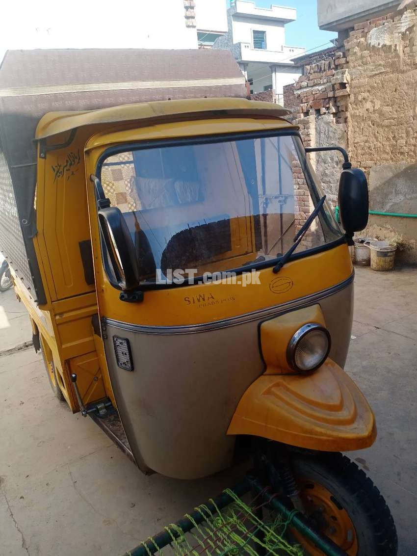School van auto rickshaw