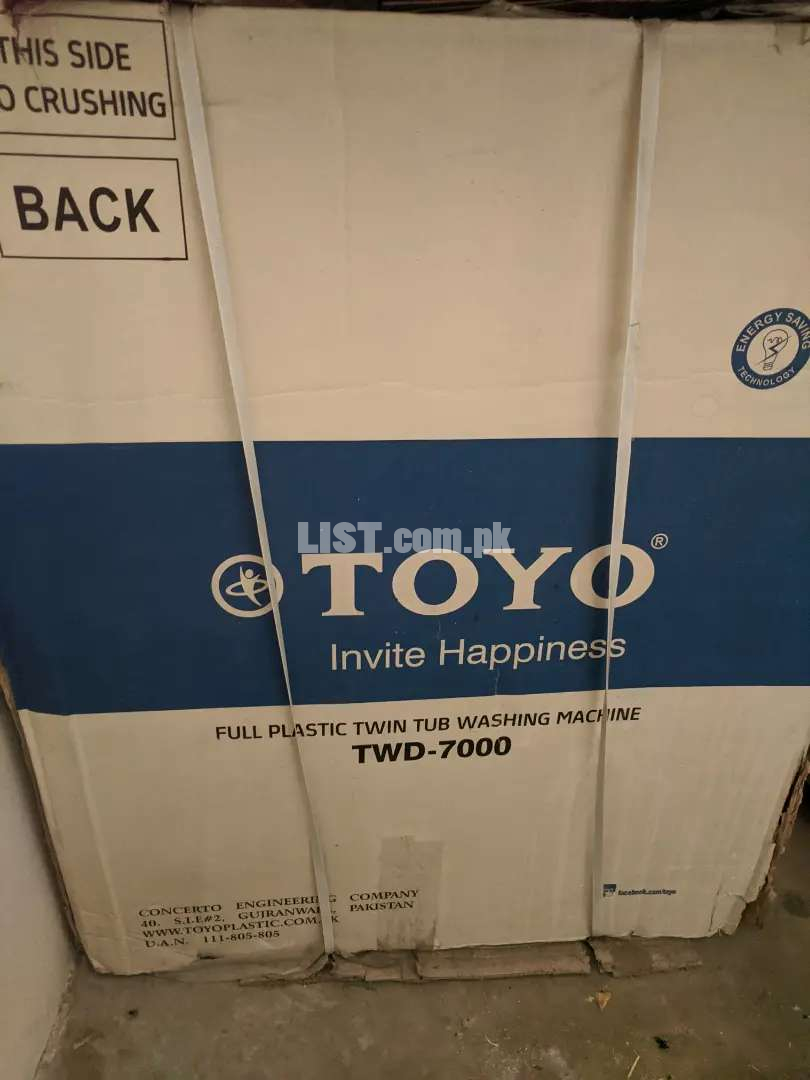 Toyo TWD 7000 washing machine and dryer