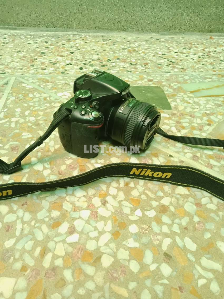 Nikon D5200 DSLR professional camera affordable price