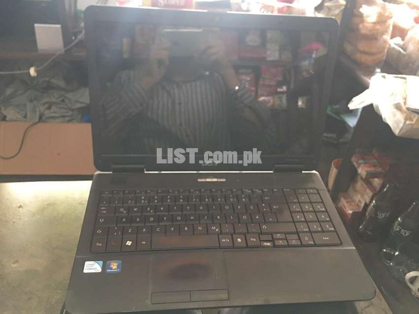 Acer Laptop For sale With Speaker With Charger