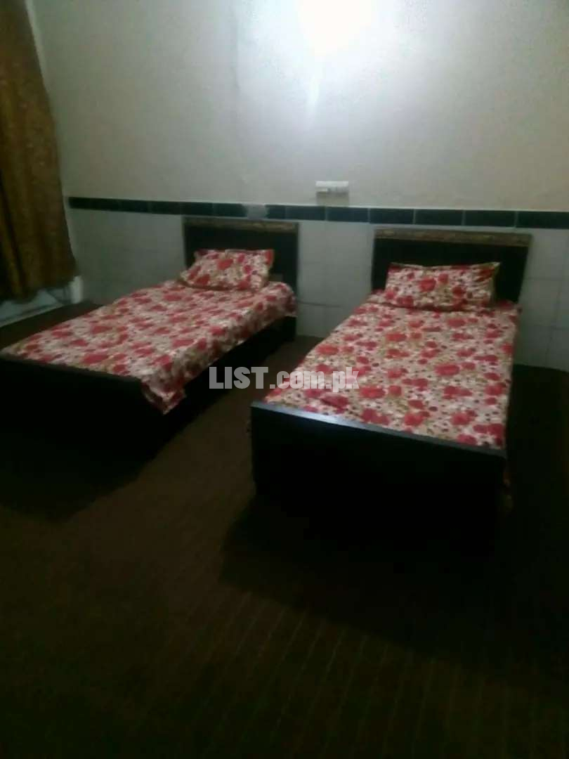 Independent rooms available for boys, near moon market