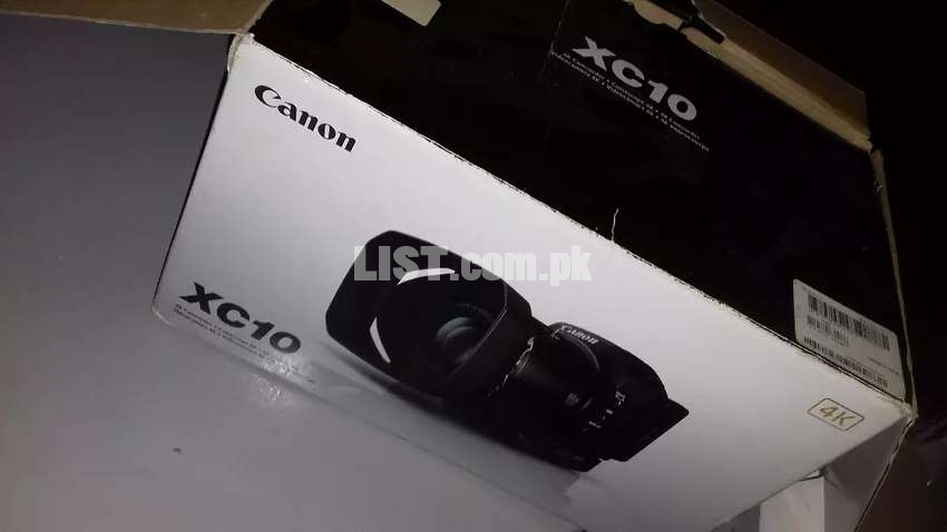 Canon XC 10