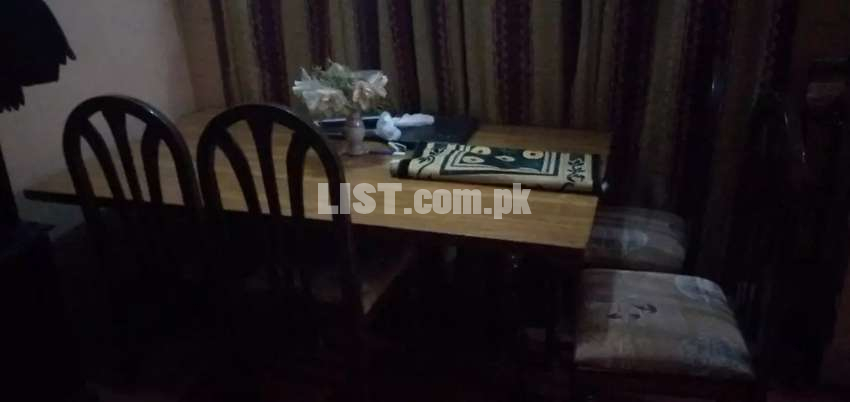 Dinning Table With Chairs