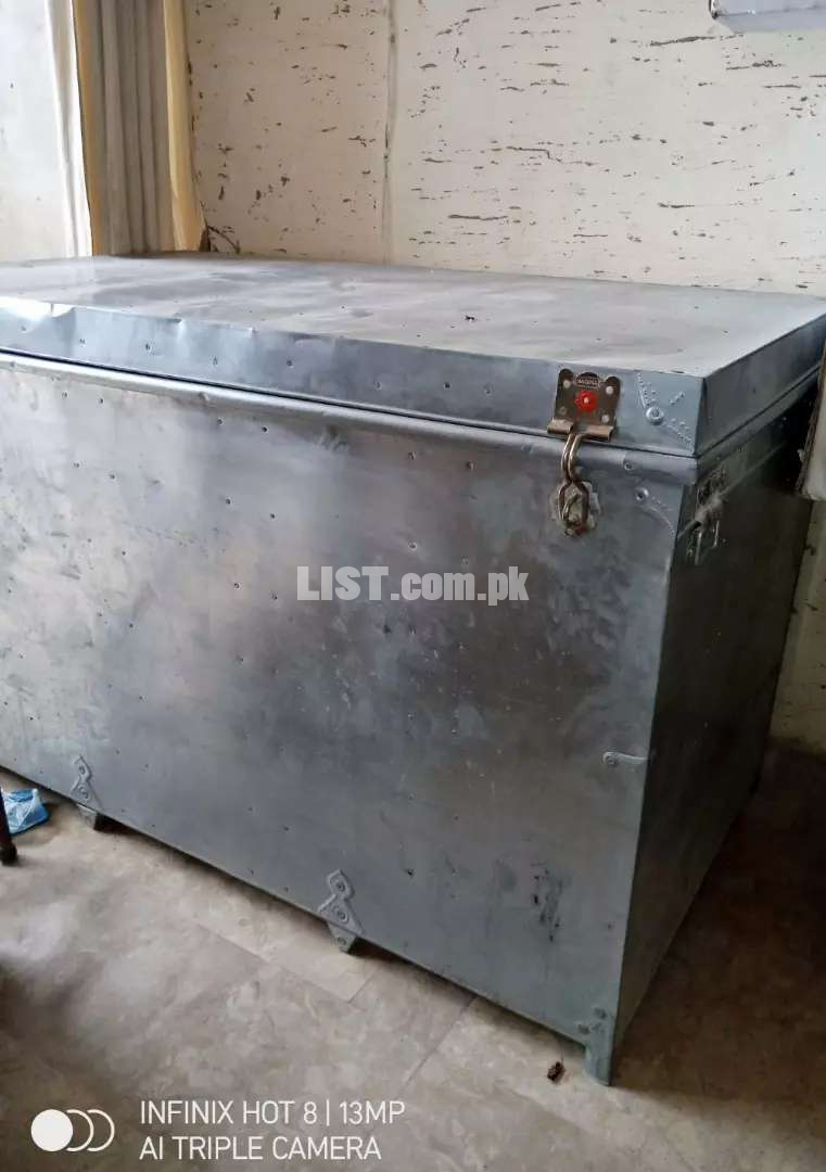 Trunk for sell only in Rs 6000