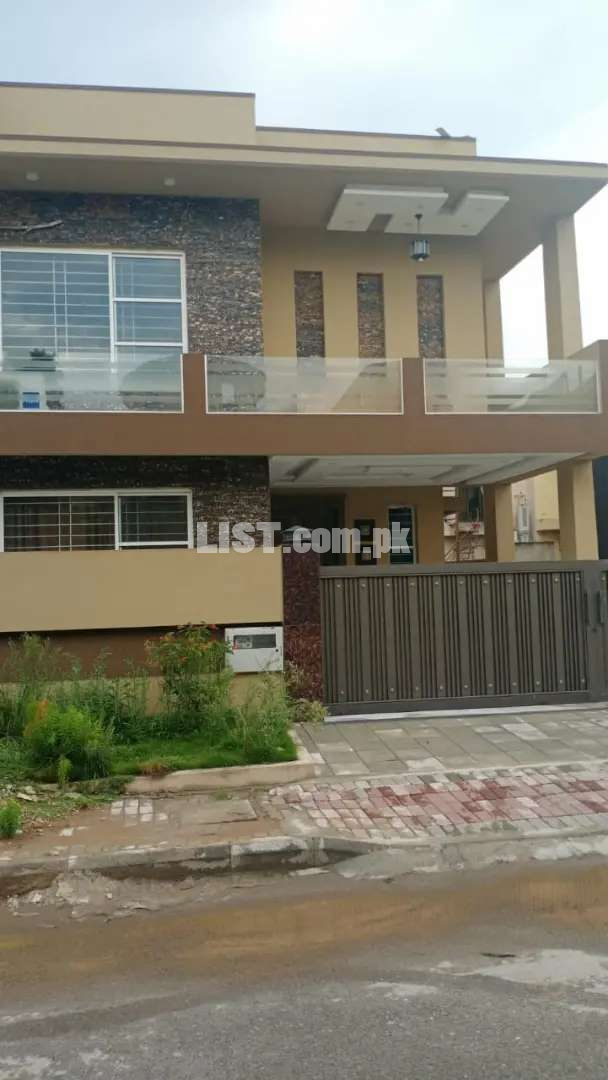 Amazing 10marla brand new house for rent in bahria town phase#3