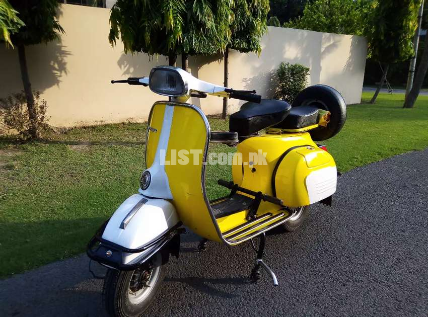 Vespa Scooter Original Documents, Italy Model Metallic Pearl Imported