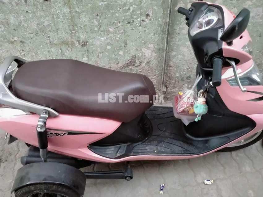 100cc pink color 2020 united scooty