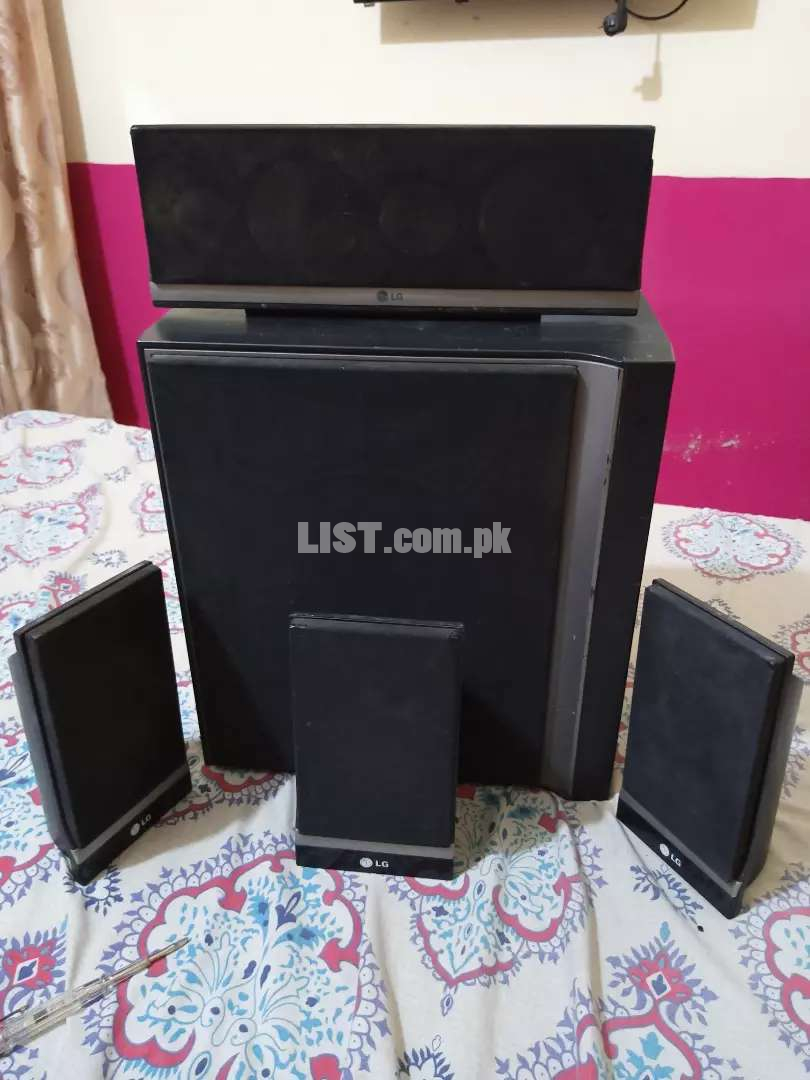 LG SH52SH-W Subwoofer Only 300 Watts 3 Ohms

5 in 1