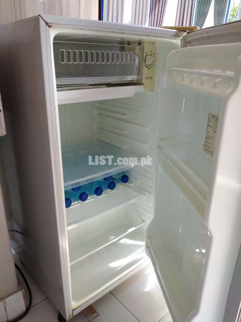 Samsung mini fridge