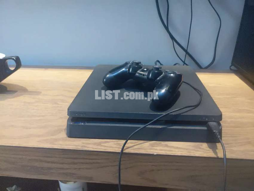 Sony PlayStation 4 Slim - 1TB used with blue light error - fixed price