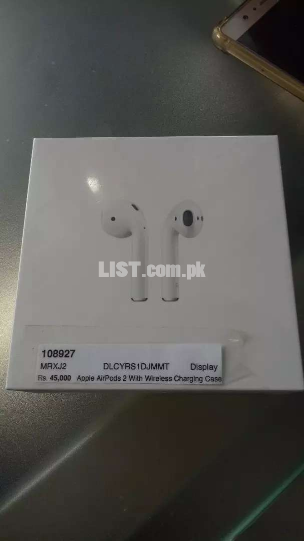 Apple Airpods 2 with wireless charging case
