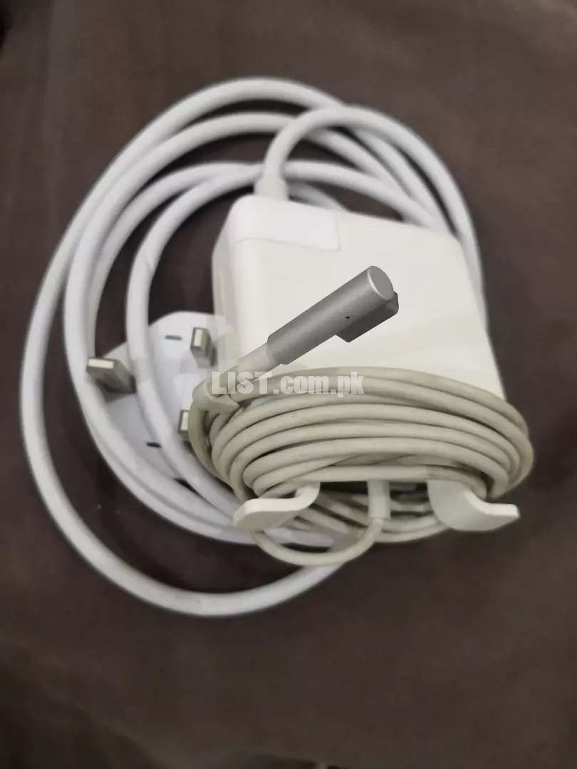 Apple MacBook original charger with Cable