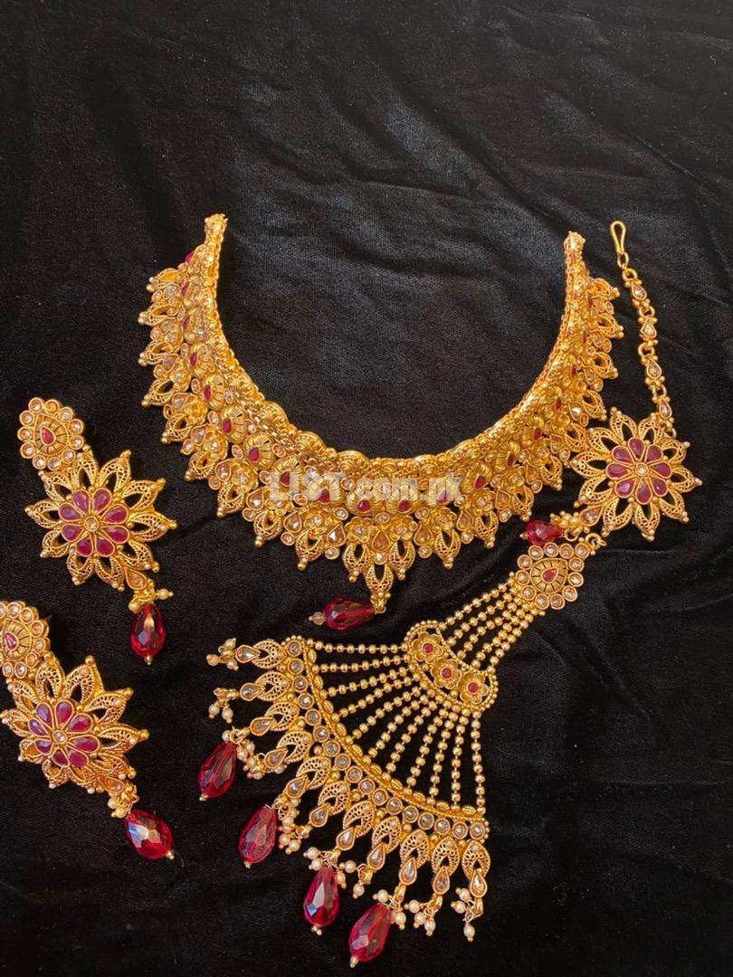 Bridal jewellery indian available for rent     دلہن کے ہارسیٹ کرائے پر