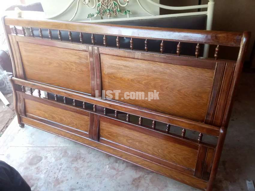 Shisham wood bed with side tables