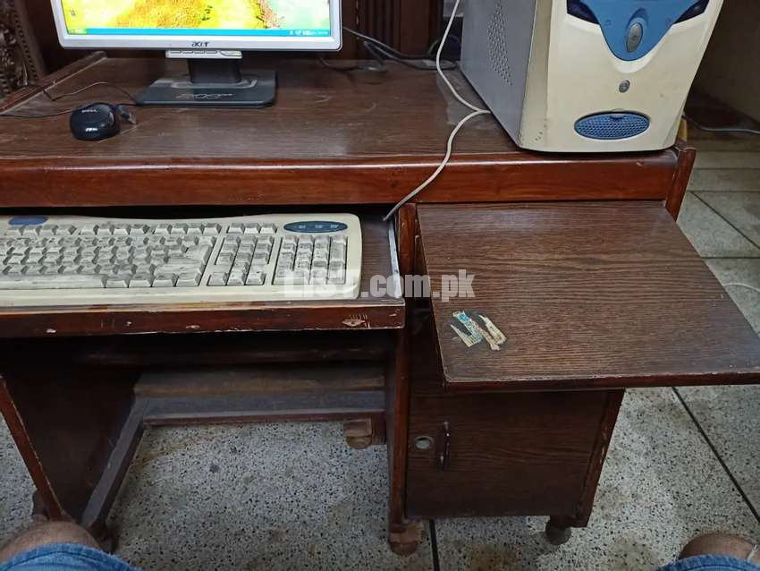 Computer wooden table