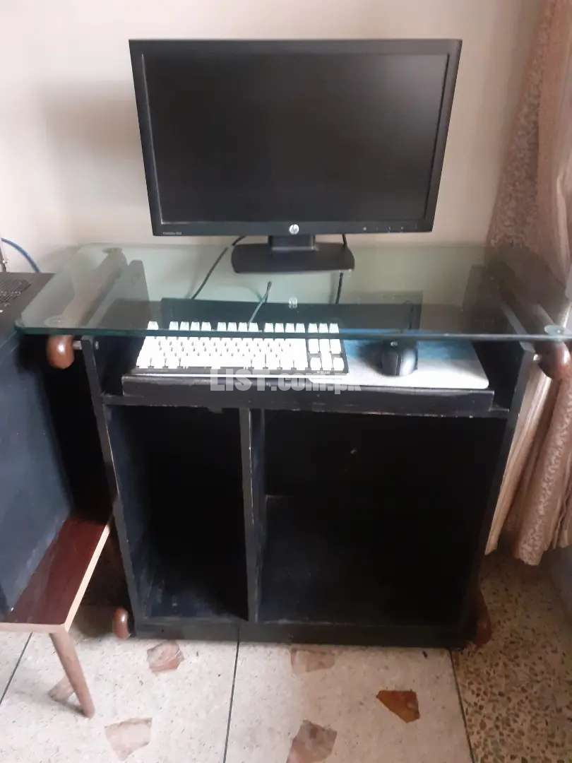 Elegant n durable computer table with chair