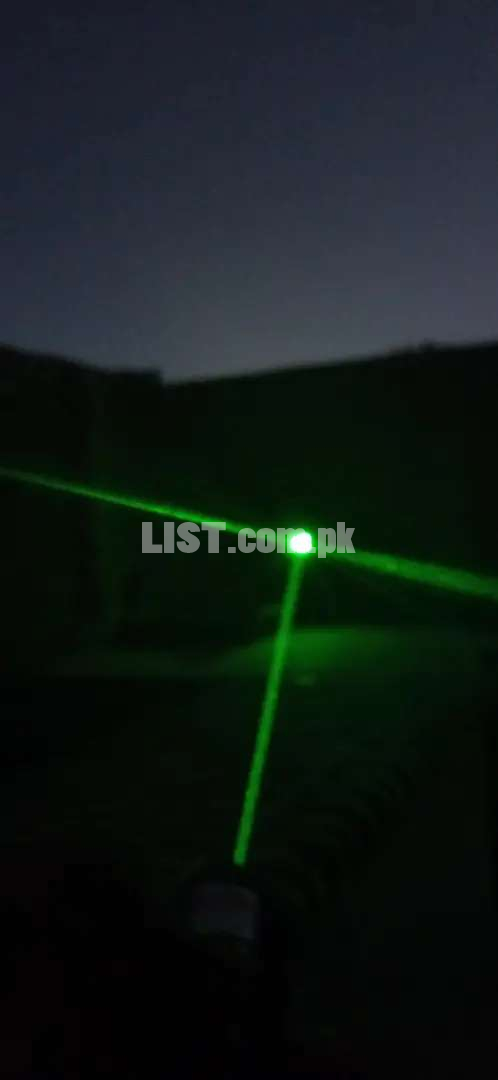 Green laser class 3 dangerous laser with converging lens