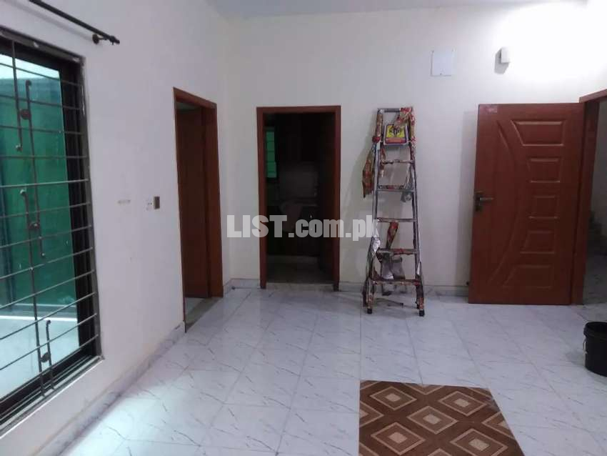 Luxury Neat and Clean Flat For Bachelors In Architect Society Near UCP
