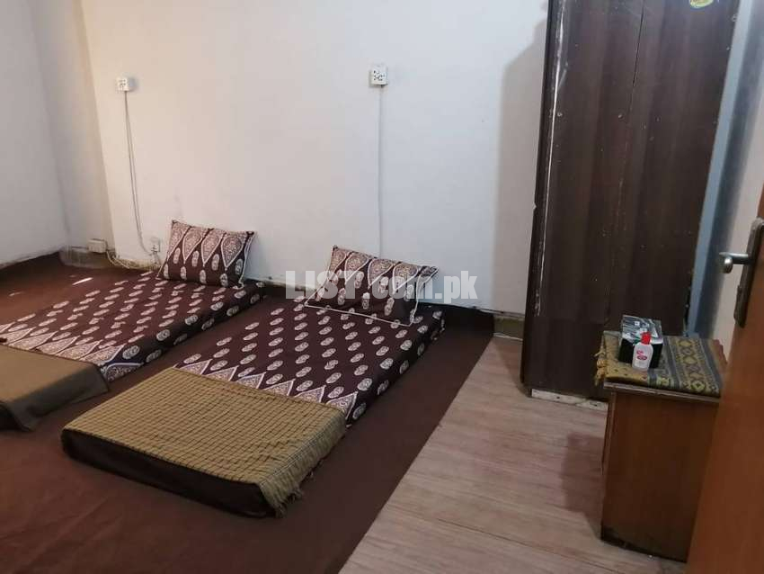 Paying Guest One night stay in Lahore at low price 2500/Night For Rent