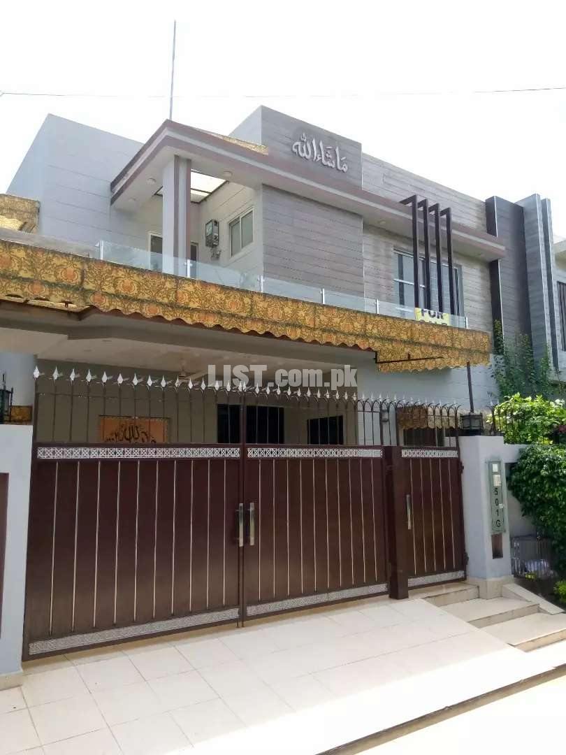 10 marla slightly use house for sale in state life society block G