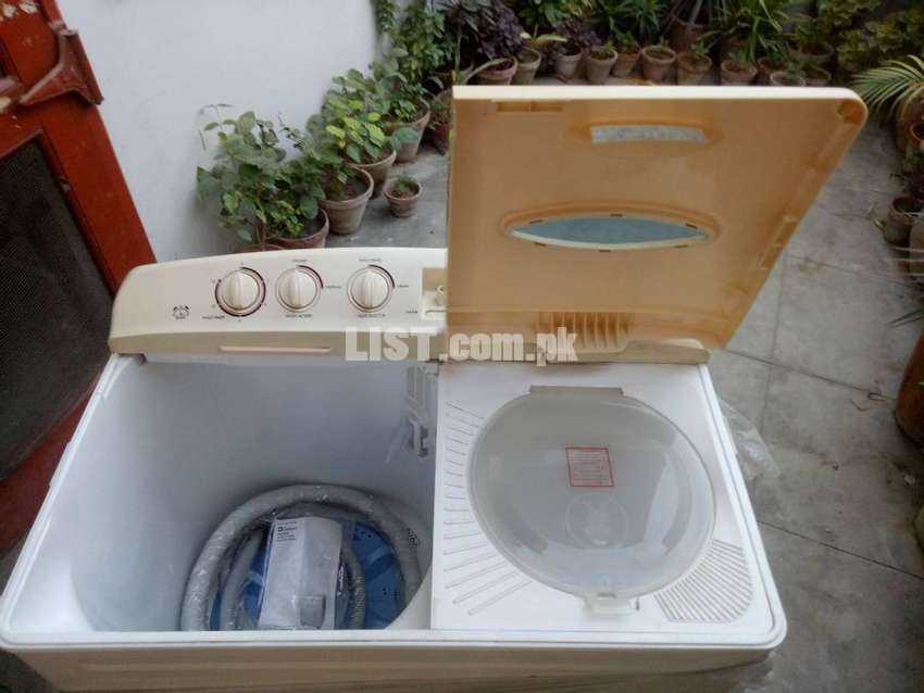 Semi automatic  washing  machine