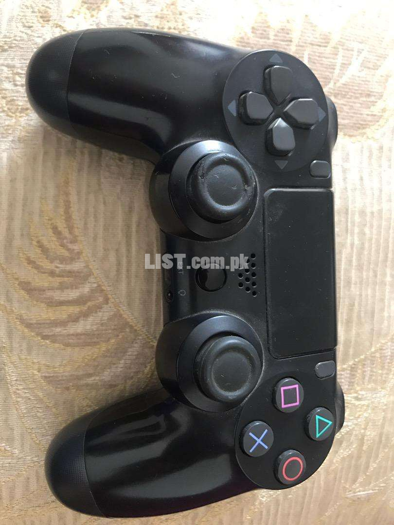 Ps4 controller for sale read add