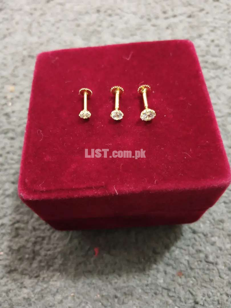 21 kerat gold nose pin