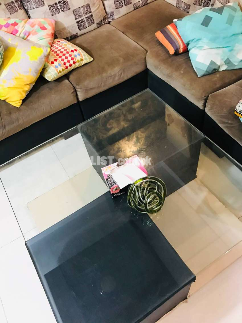 BEAUTIFUL CENTER TABLE FOR  LOUNGE