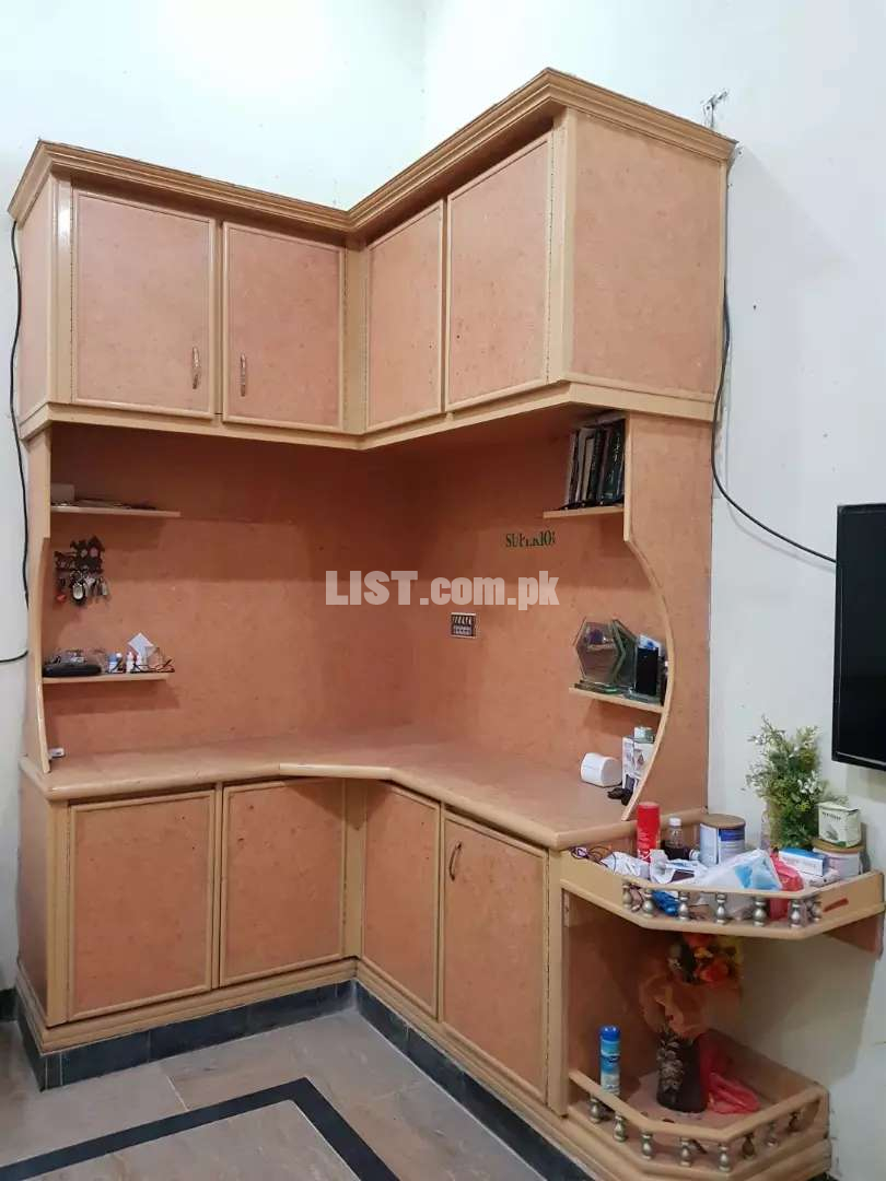 Cupboard with extensive capacity