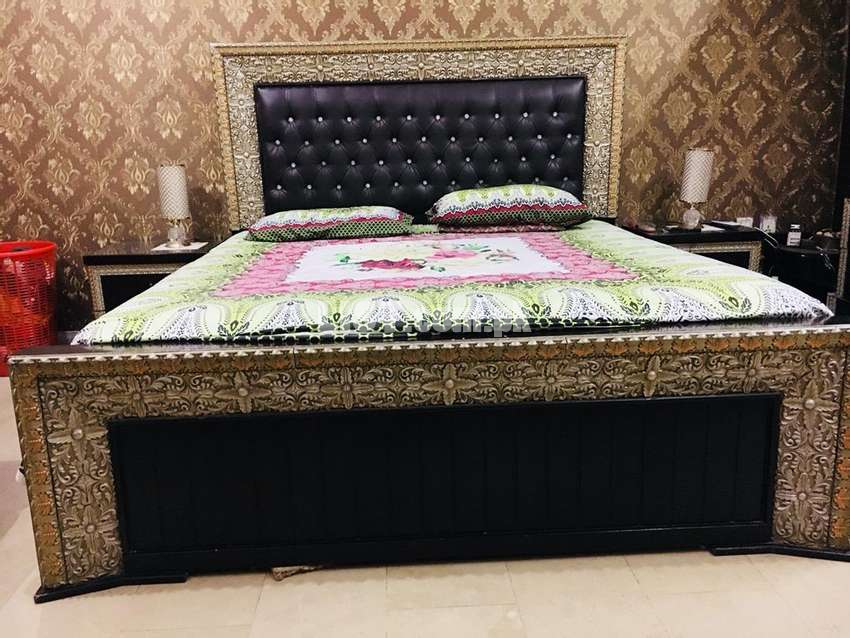 Latest Design...Best Condition Bed with Side tables & Dressing Table